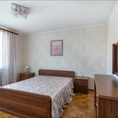 Apartment On Nemiga 14